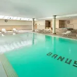 3 Bed Apt Embrujo De Banus, 4 Min Walk To Beach!