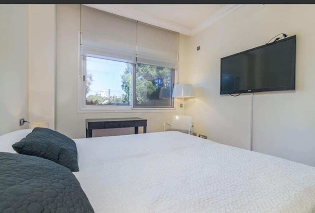Apartment 3 Bed Embrujo De Banus, 4 Min Walk To Beach! Marbella