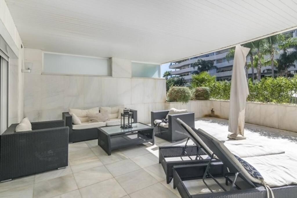 3 Bed Embrujo De Banus, 4 Min Walk To Beach! *
