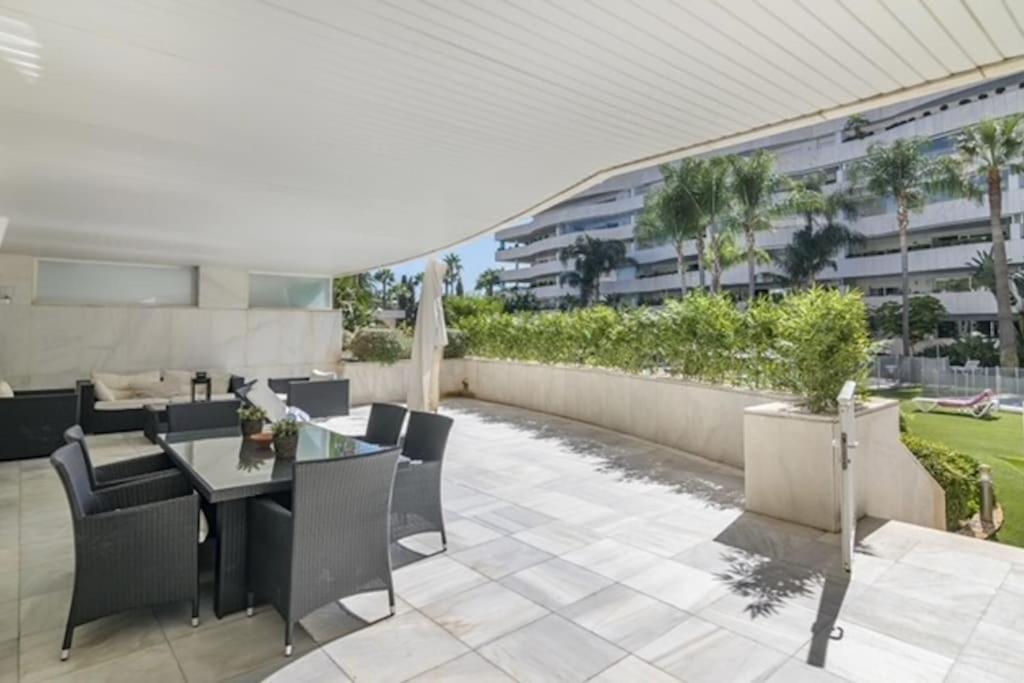 Apartment 3 Bed Embrujo De Banus, 4 Min Walk To Beach! *
