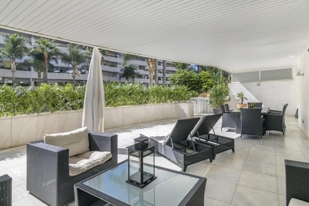 3 Bed Embrujo De Banus, 4 Min Walk To Beach! Marbella